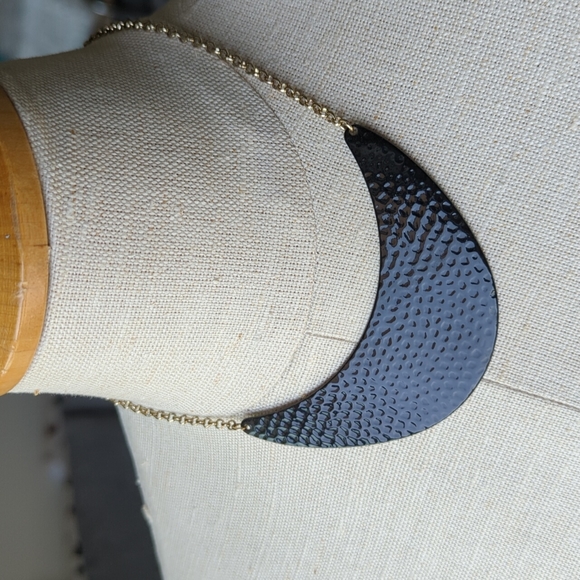 Forever 21 heart and shield necklace - Picture 5 of 8